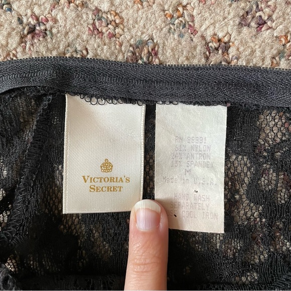vintage 80s/90s victoria’s secret lace bodysuit - Picture 4 of 4